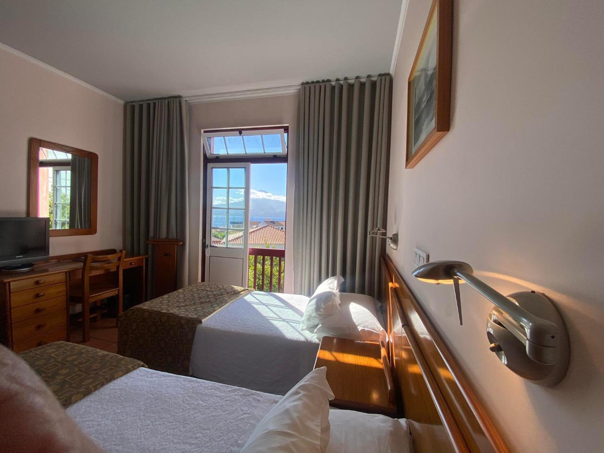 Apartamentos Turisticos Verdemar Horta  Eksteriør bilde